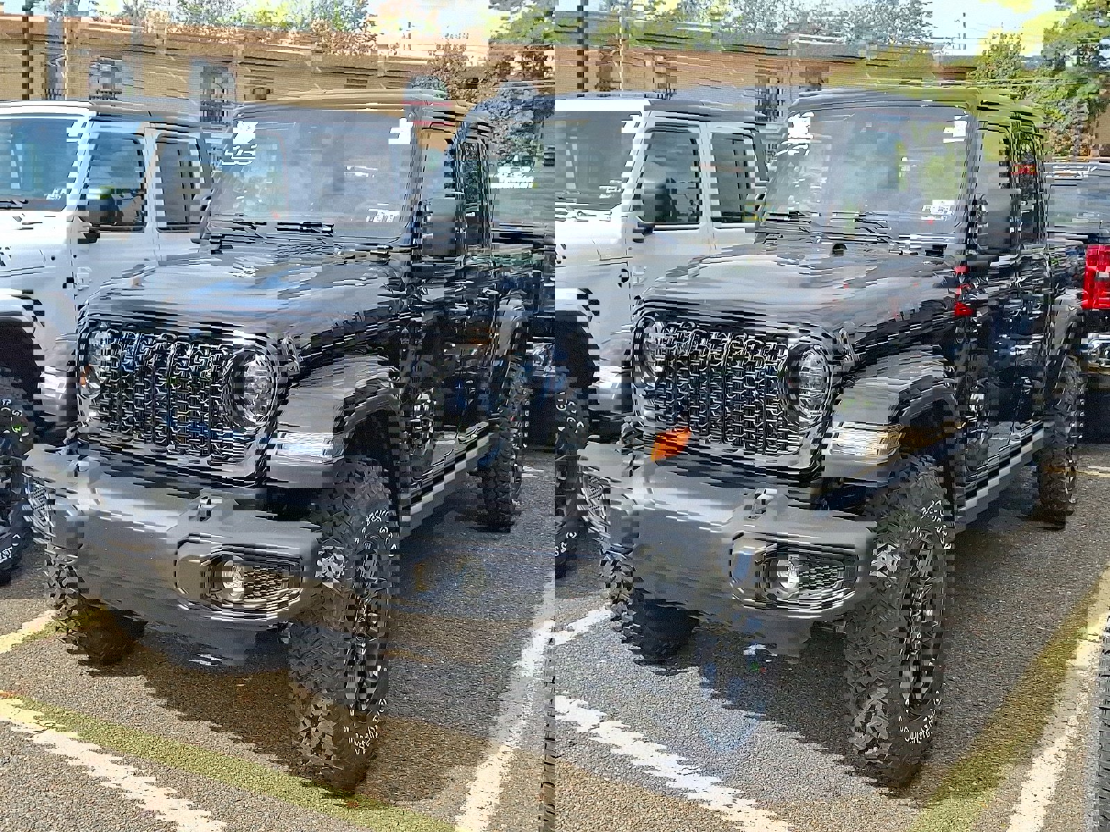 New 2025 Jeep Gladiator Sport image 3