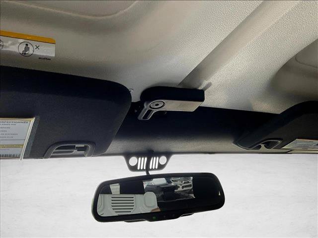 Used 2018 Jeep Wrangler Sahara w/ Connectivity Group AWD/4WD image 24