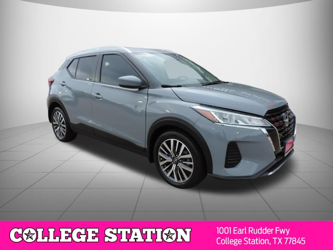 Used 2022 Nissan Kicks SV FWD image 3