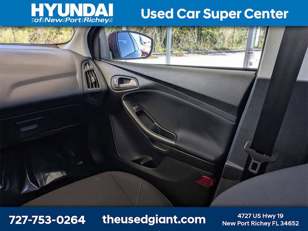 Used 2016 Ford Focus SE image 15