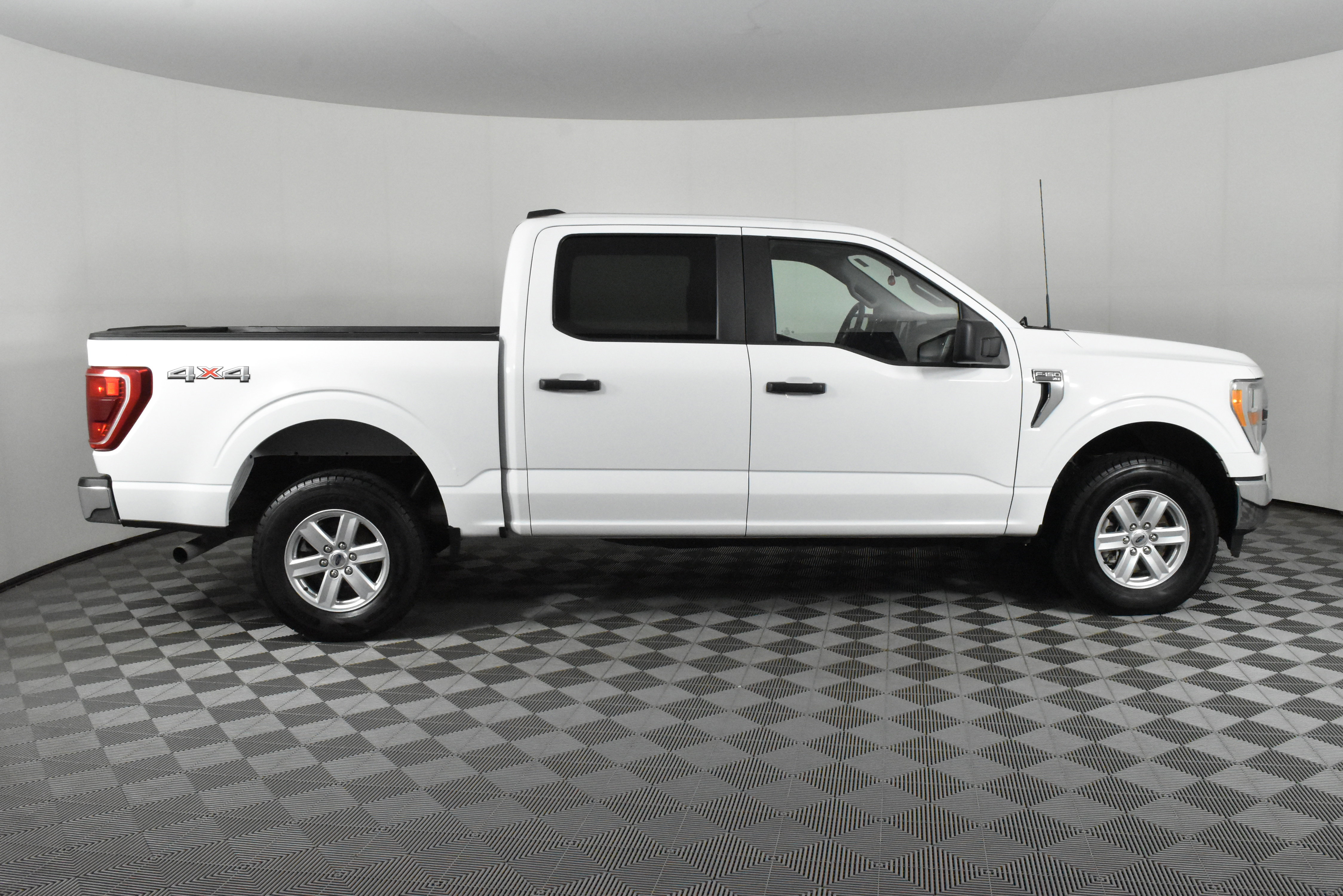 Used 2022 Ford F150 XLT image 5