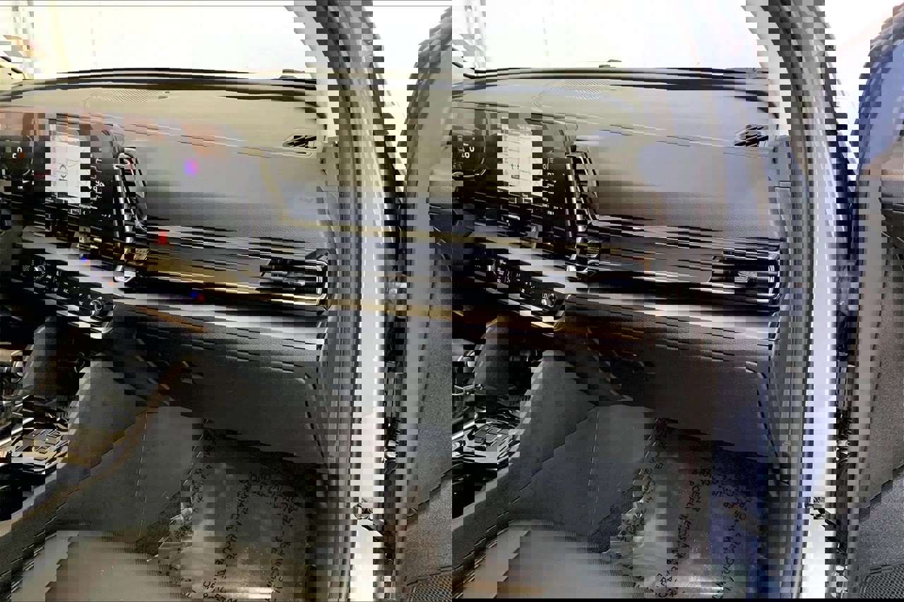 Used 2023 Kia Sportage EX image 16