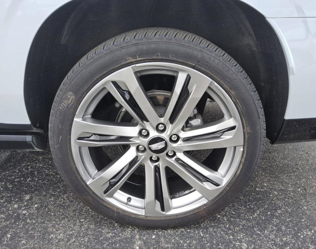 Used 2026 Cadillac Escalade ESV Platinum Sport AWD/4WD image 7
