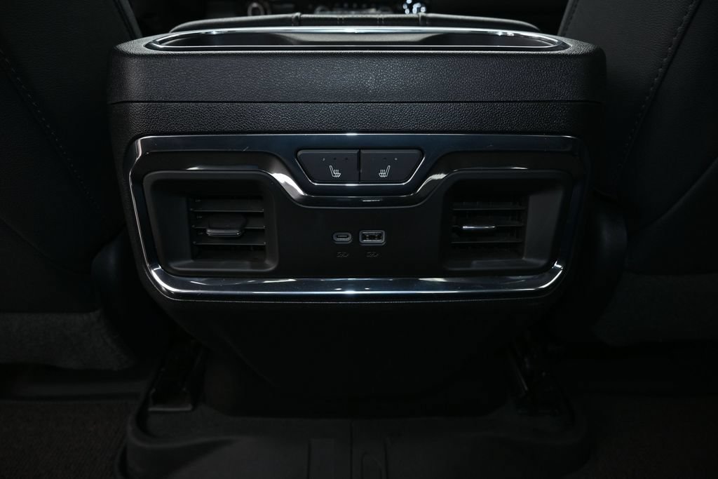 Used 2024 Chevrolet Silverado 2500 High Country w/ High Country Premium Package AWD/4WD image 23