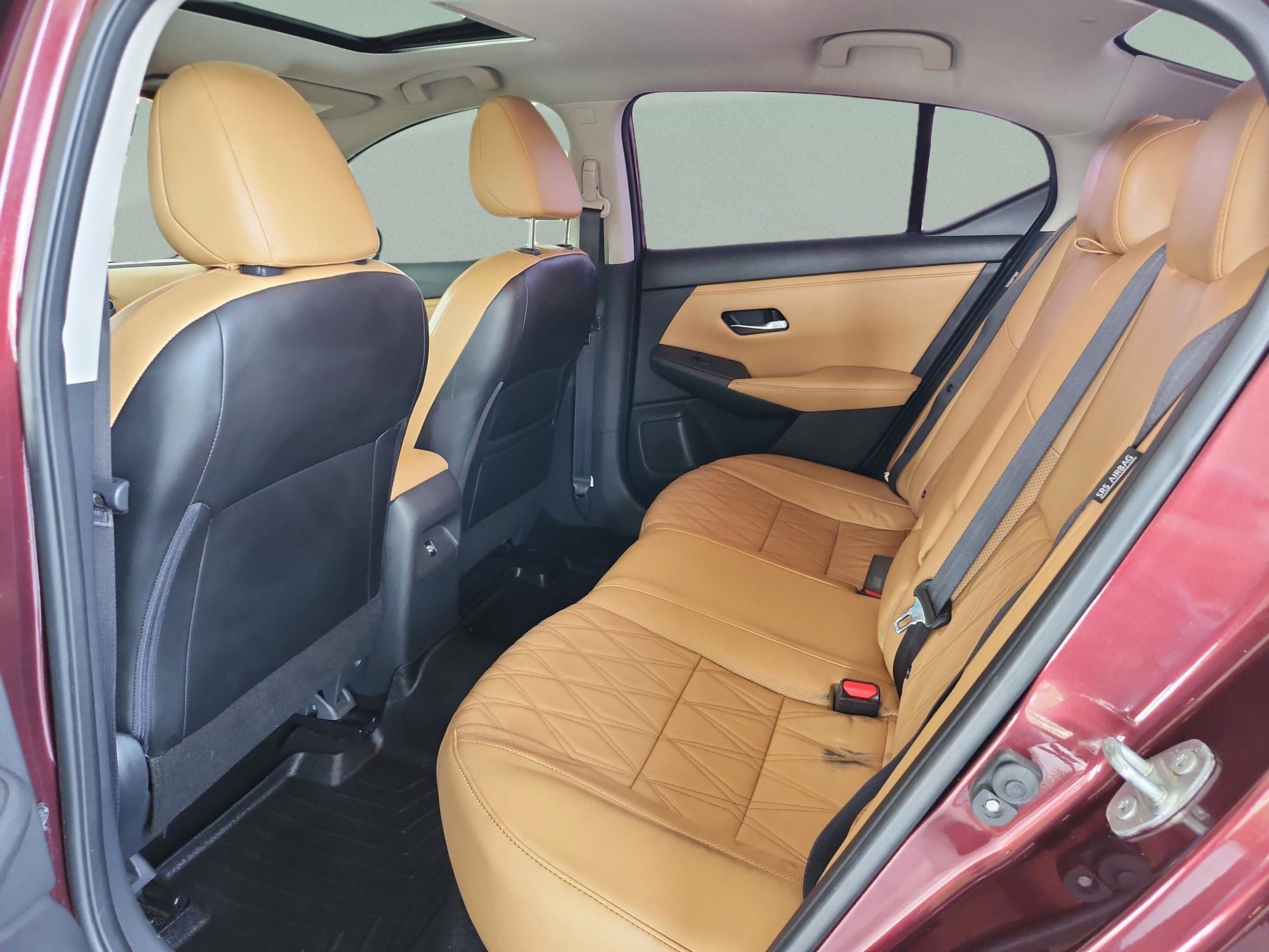 Used 2021 Nissan Sentra SV w/ SV Premium Package FWD image 17