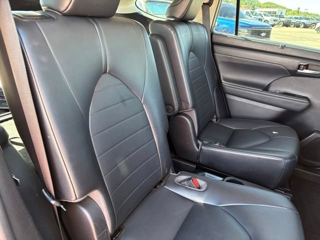Used 2021 Toyota Highlander XLE AWD/4WD image 20