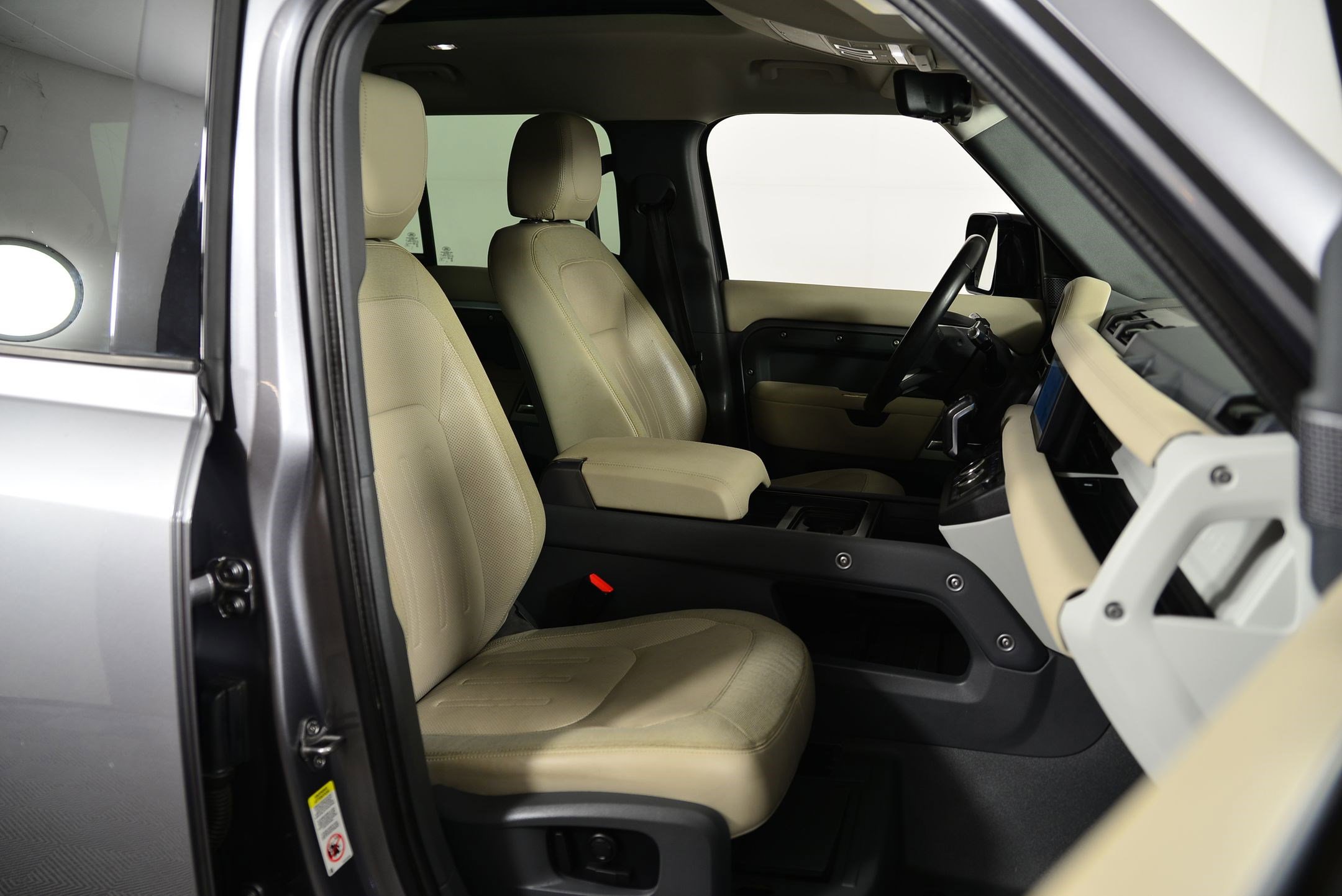 Used 2020 Land Rover Defender 110 SE AWD/4WD image 20