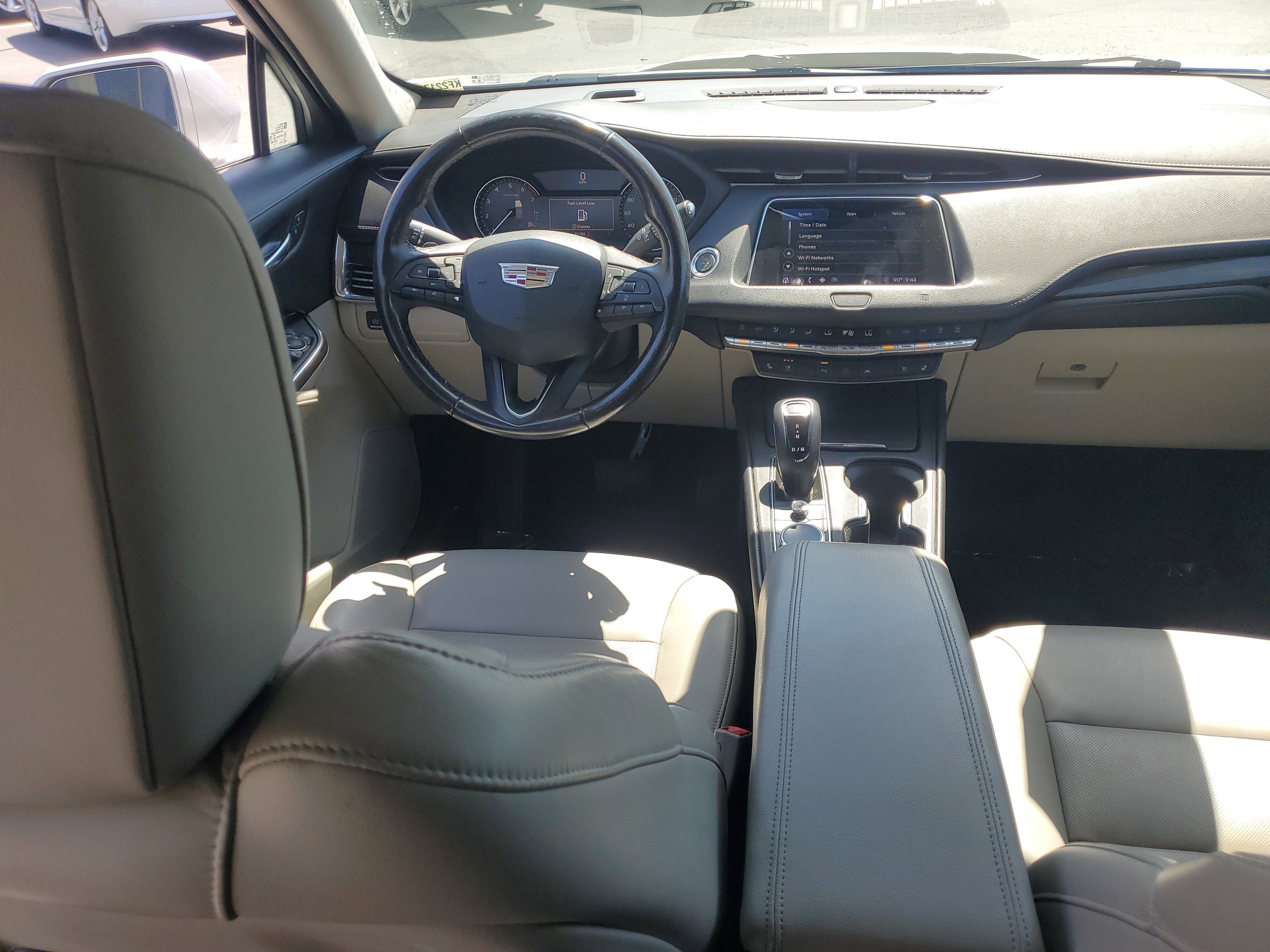 Used 2019 Cadillac XT4 Premium Luxury FWD image 17