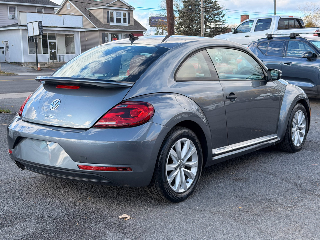 Used 2017 Volkswagen Beetle 1.8T S image 5