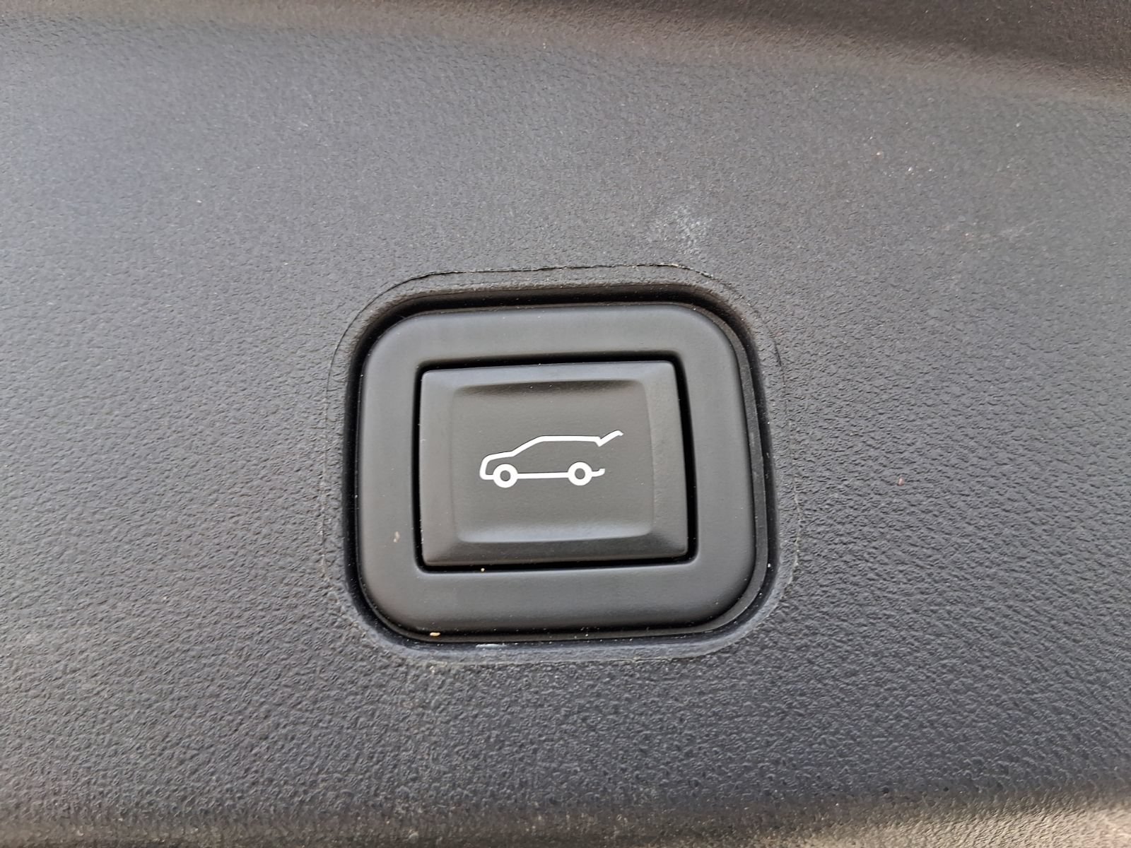 Used 2023 Cadillac Lyriq 2WD image 11
