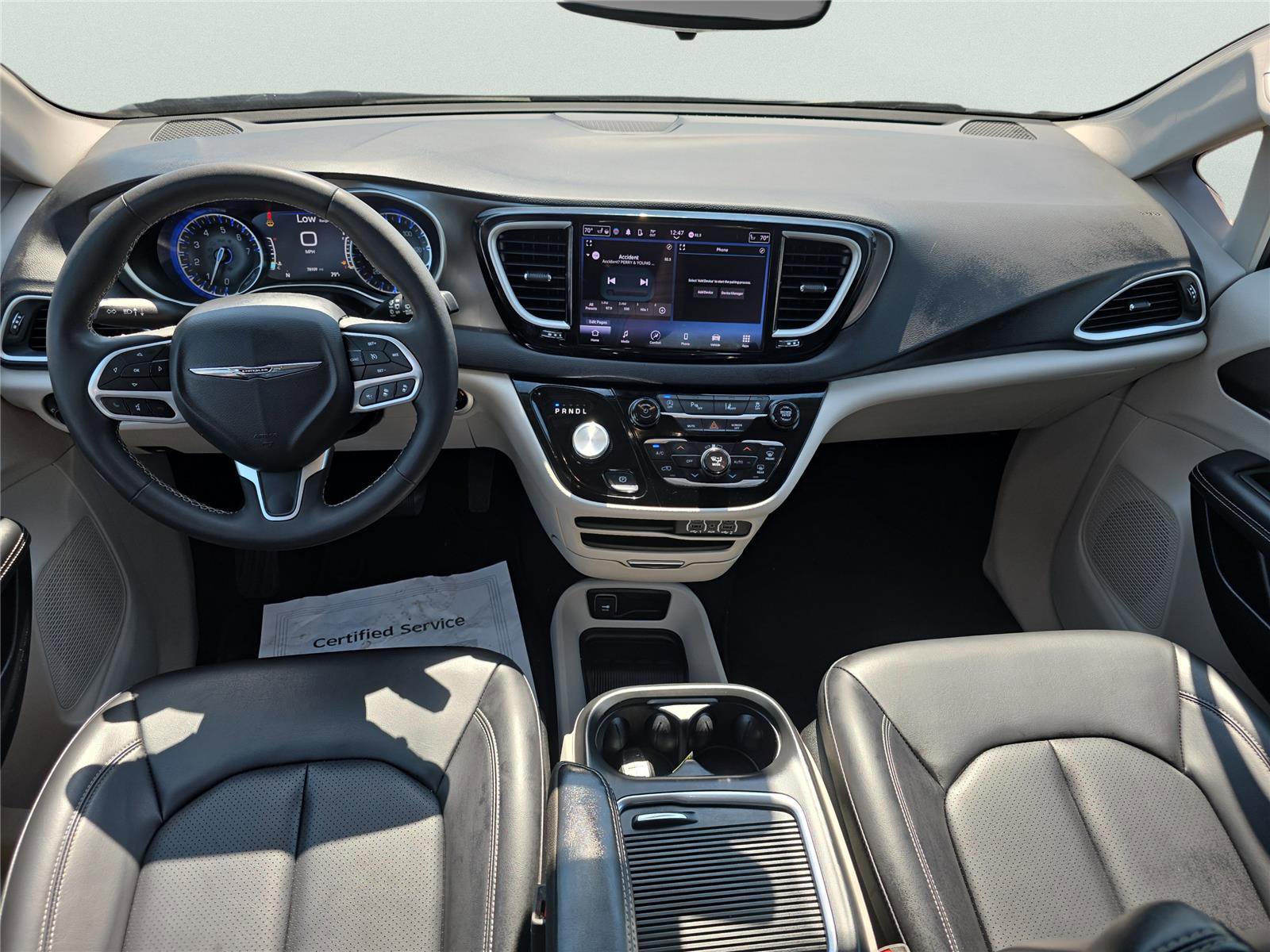 Used 2023 Chrysler Pacifica Touring-L image 13