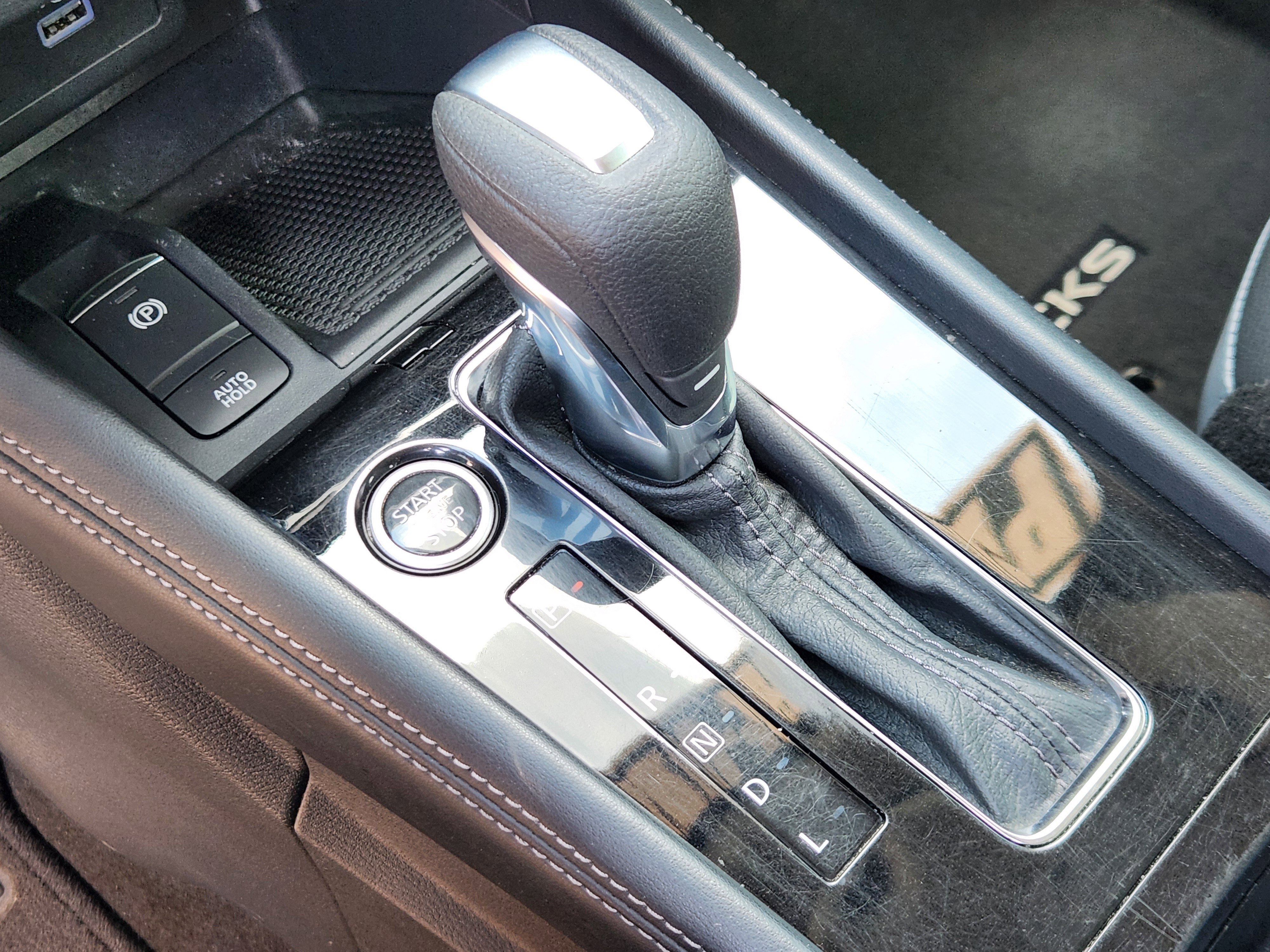Used 2022 Nissan Kicks SR w/ Premium Package image 12
