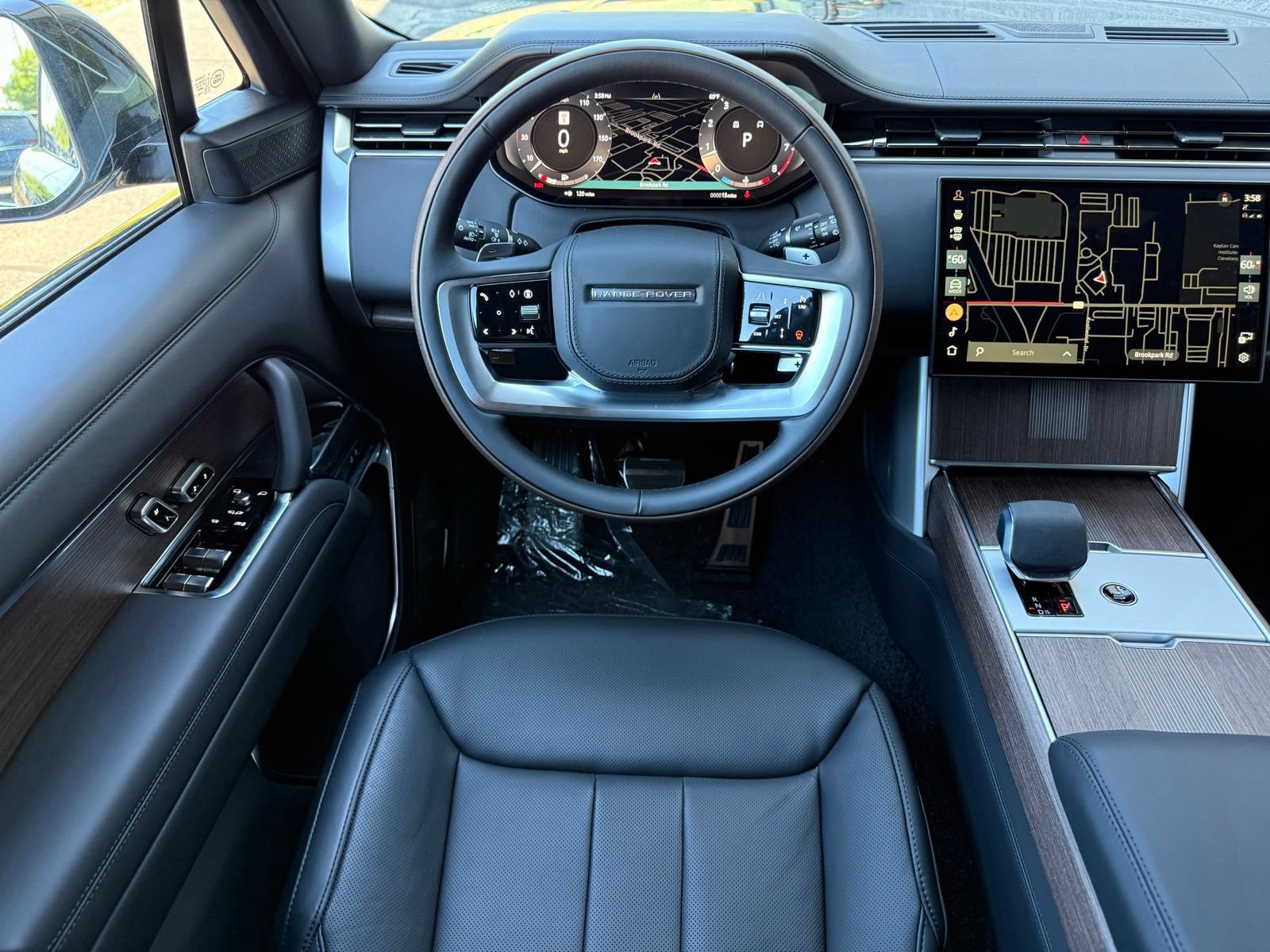 New 2026 Land Rover Range Rover Long Wheelbase Autobiography AWD/4WD image 34