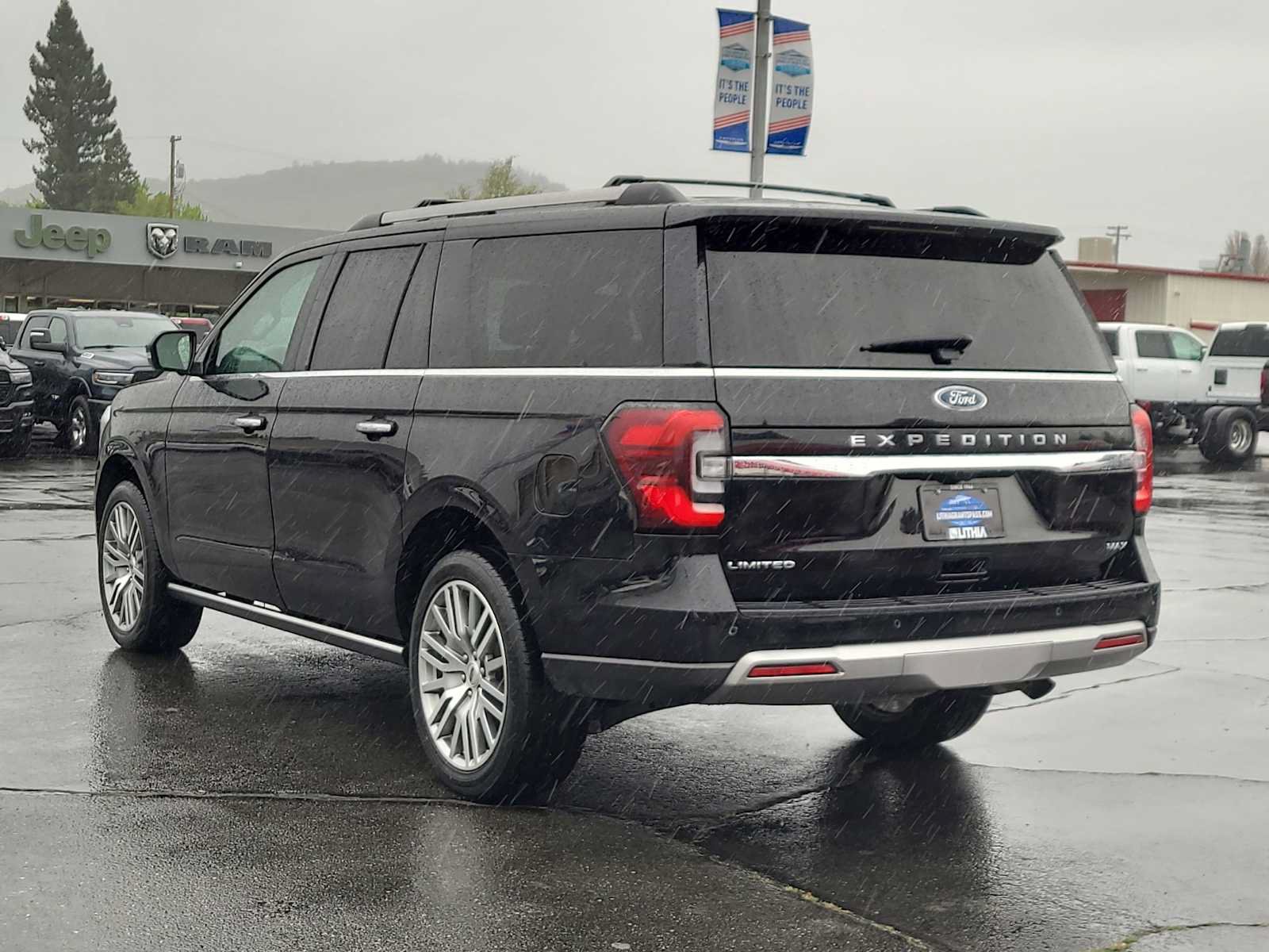 Used 2024 Ford Expedition Max Limited AWD/4WD image 12