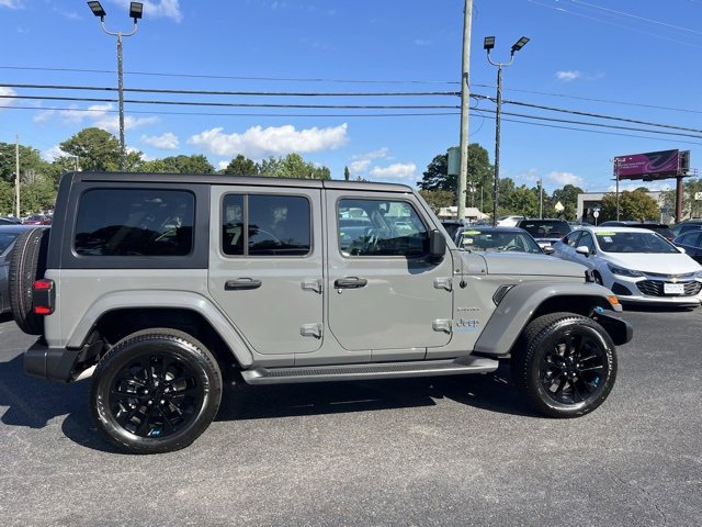 Used 2023 Jeep Wrangler Unlimited Sahara w/ Cold Weather Group image 8