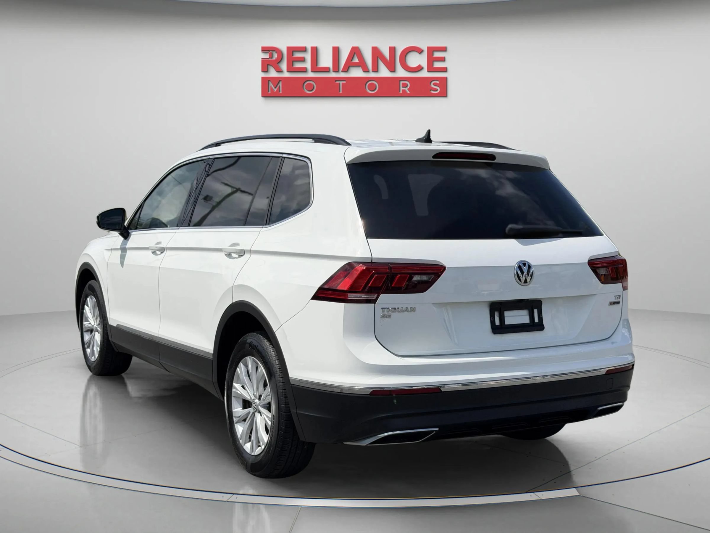 Used 2018 Volkswagen Tiguan SE AWD/4WD image 4