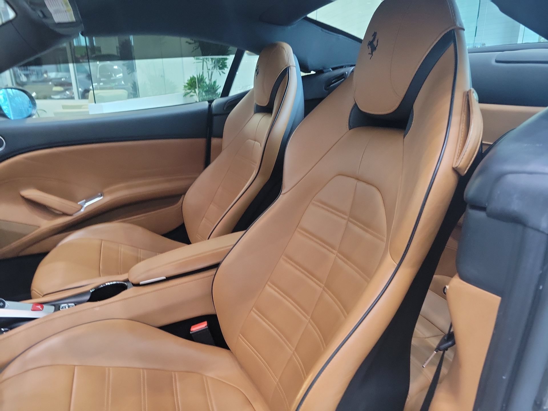 Used 2017 Ferrari California T RWD image 34