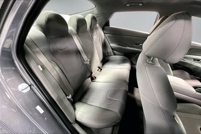 Used 2025 Hyundai Elantra SE FWD image 23