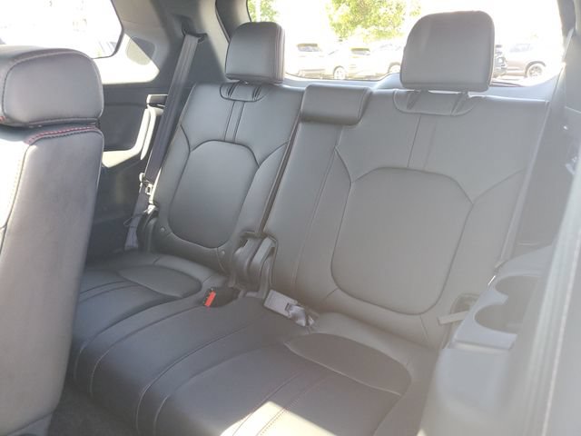 Used 2025 Honda Pilot Black Edition image 14