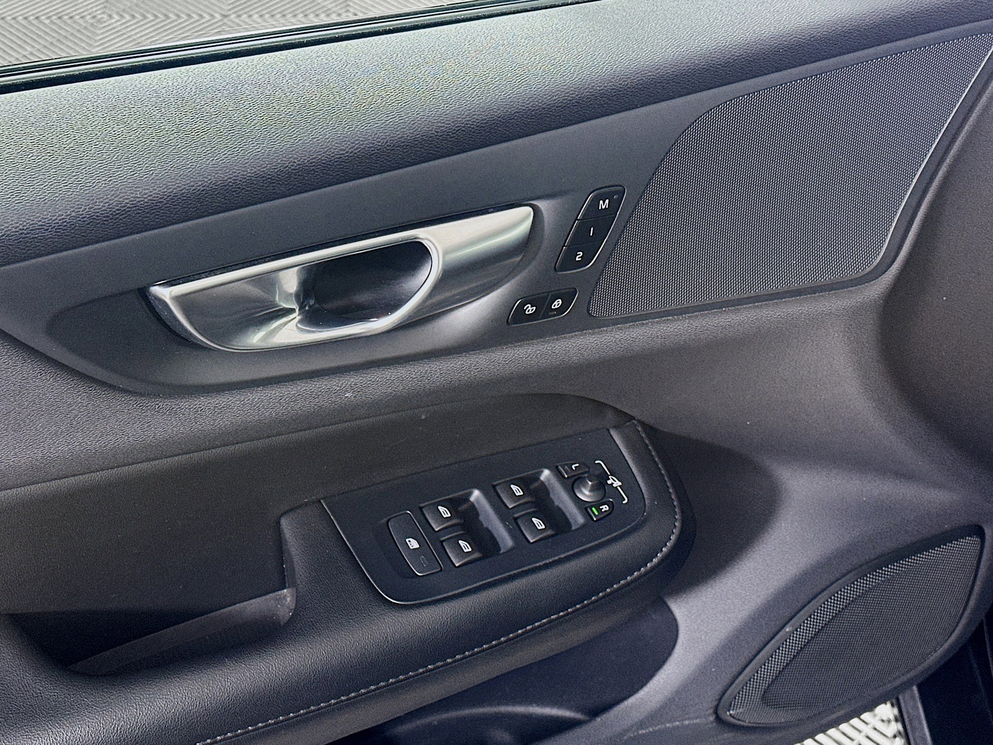 Used 2024 Volvo S60 B5 Core image 15