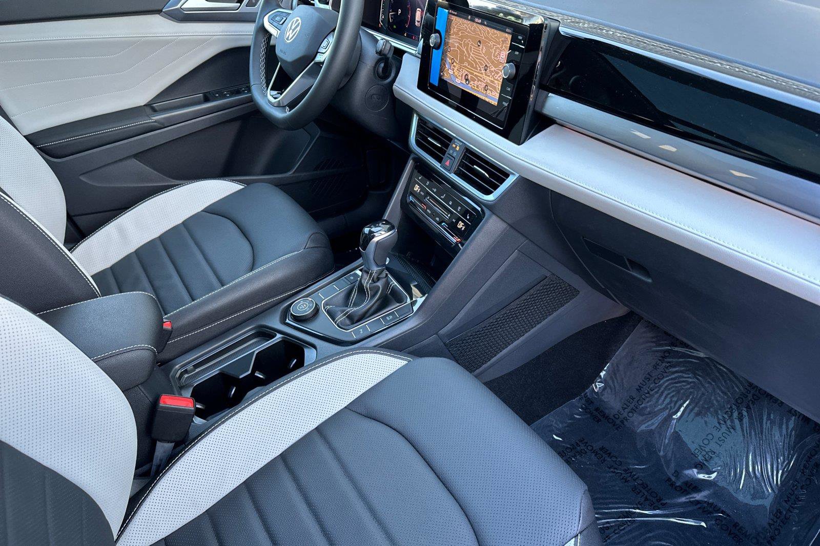 New 2026 Volkswagen Taos SEL image 15