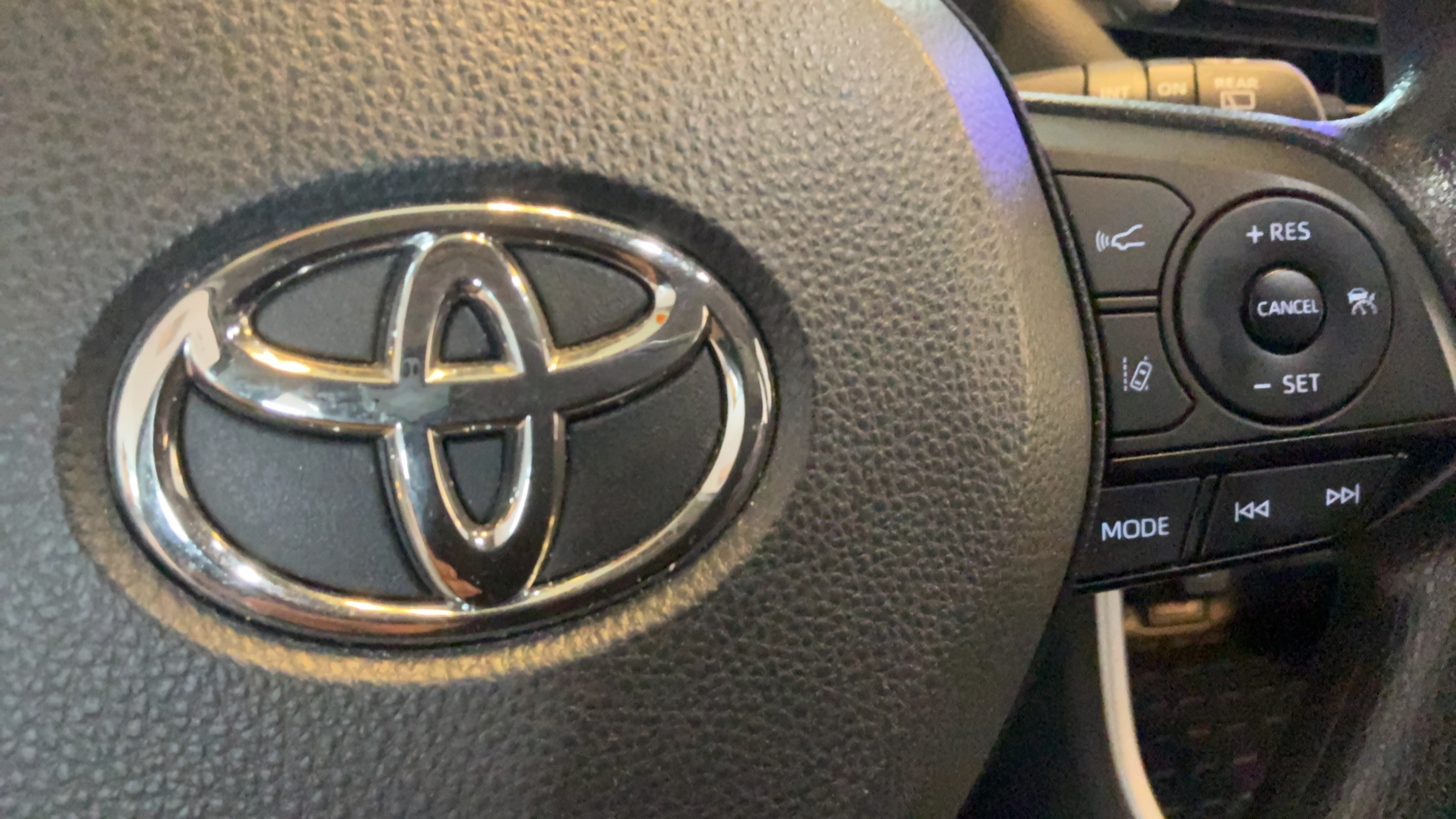 Certified 2025 Toyota RAV4 XLE AWD/4WD image 18