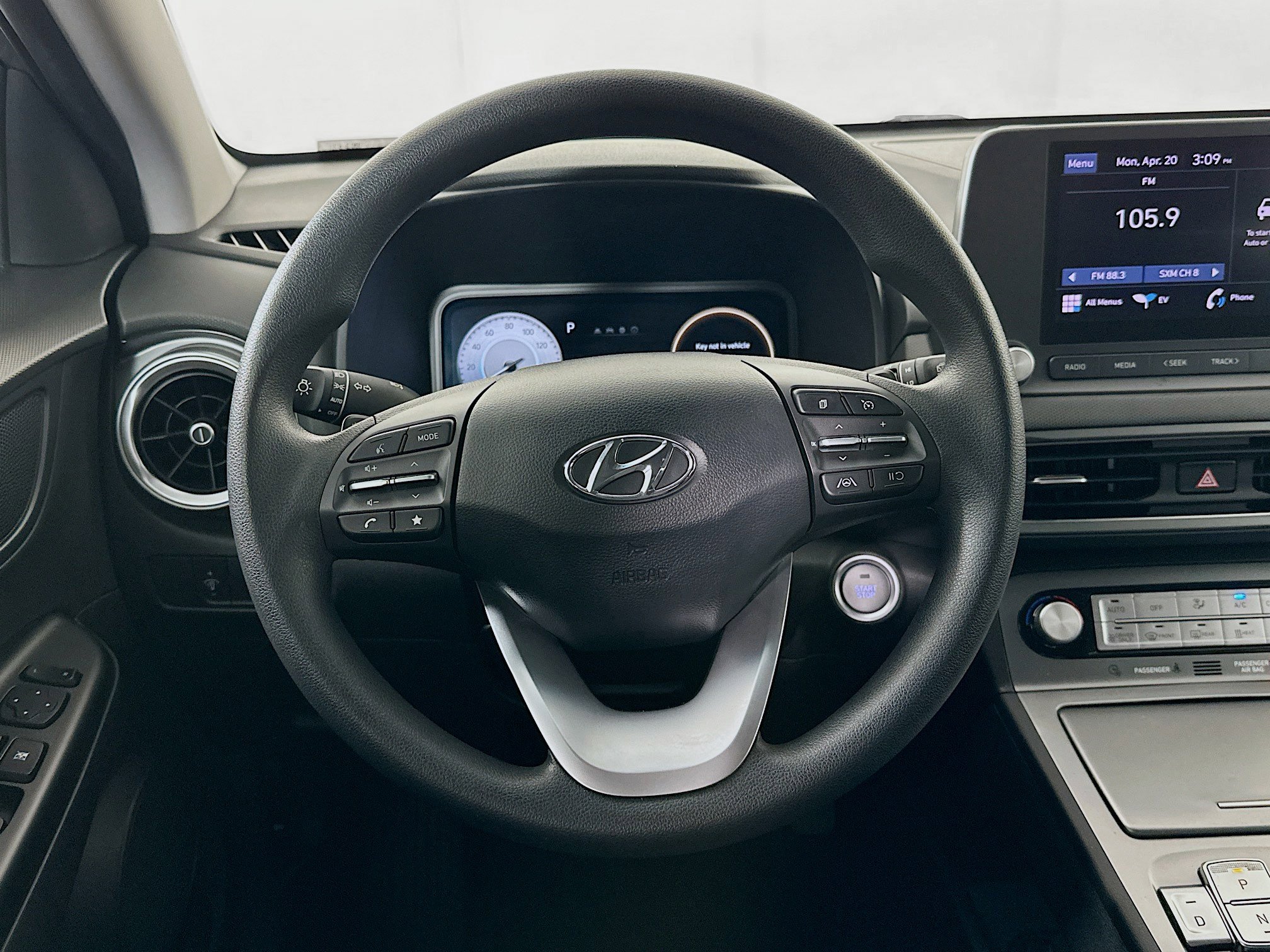 Used 2023 Hyundai Kona SE FWD image 18