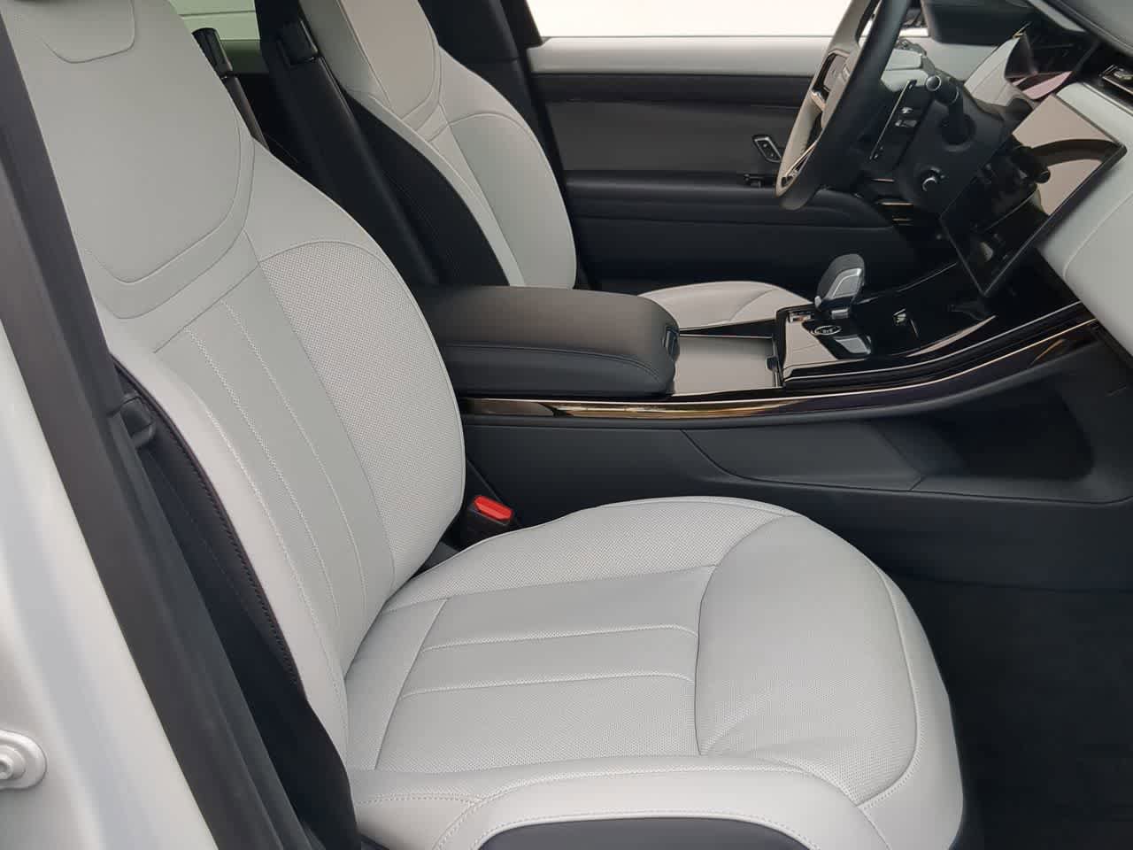 Certified 2025 Land Rover Range Rover Sport Dynamic SE image 24