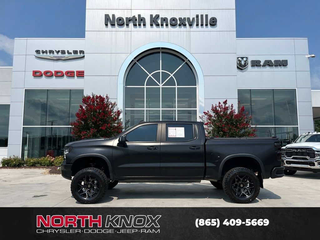 Used 2022 Chevrolet Silverado 1500 ZR2 w/ Technology Package AWD/4WD image 2