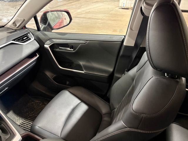 Used 2025 Toyota RAV4 Limited w/ Advanced Technology Package AWD/4WD image 27