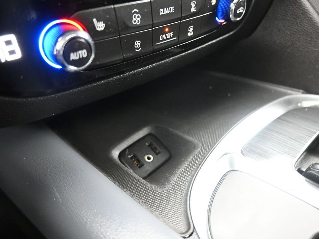 Used 2018 Buick Enclave Essence AWD/4WD image 23