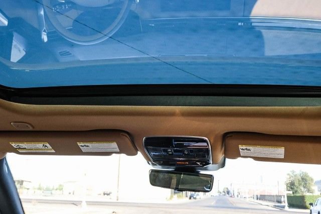 New 2025 Land Rover Range Rover Long Wheelbase SE image 32