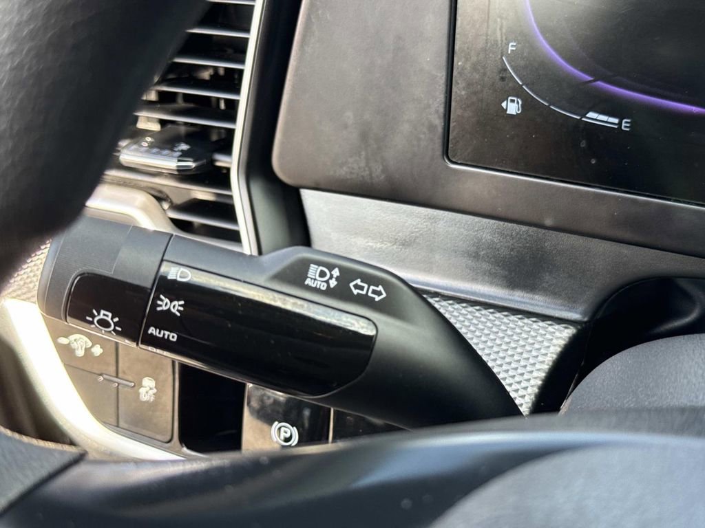 Used 2025 Kia Sportage LX image 35