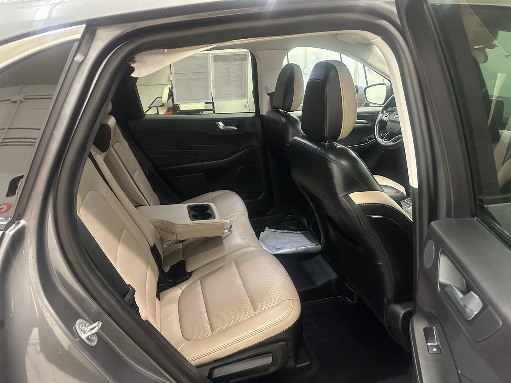 Used 2022 Ford Escape SEL w/ Technology Package image 27