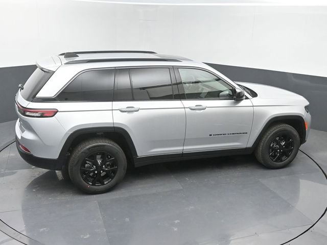 New 2026 Jeep Grand Cherokee Altitude AWD/4WD image 32