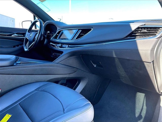 Used 2024 Buick Enclave Premium image 13