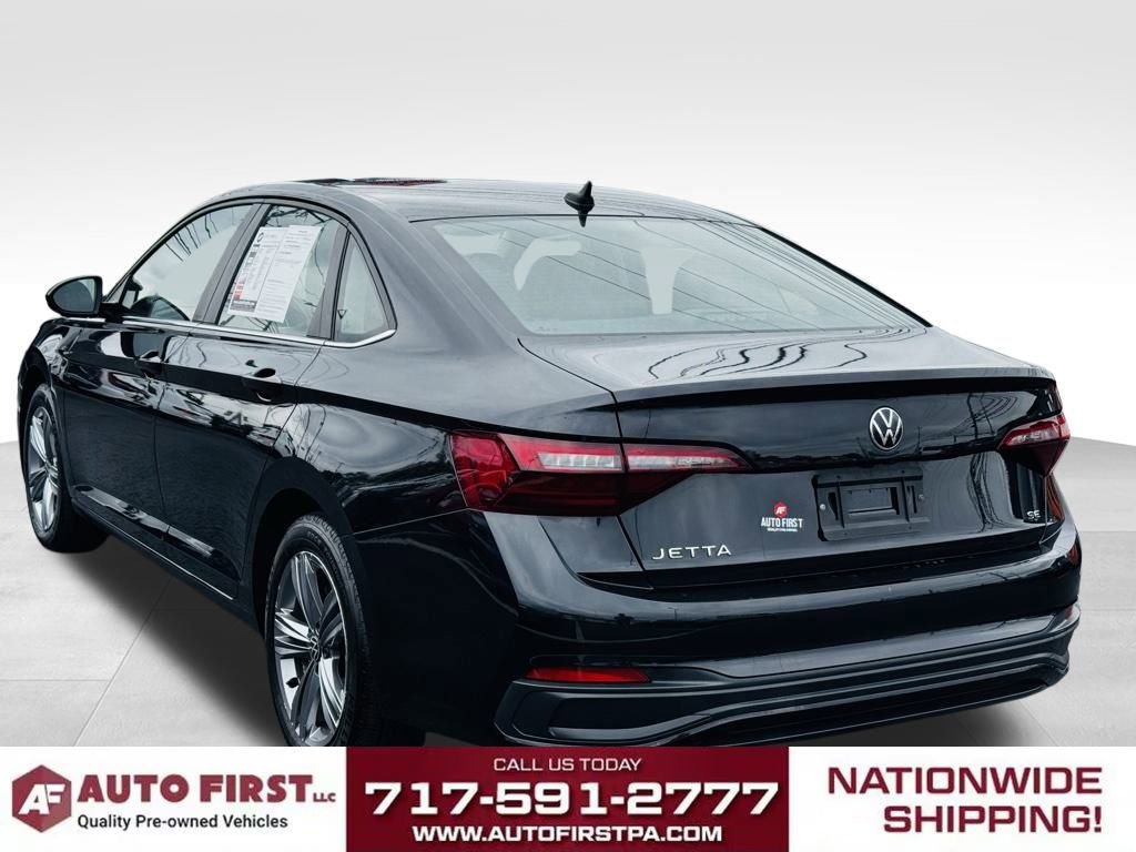 Used 2023 Volkswagen Jetta SE image 5