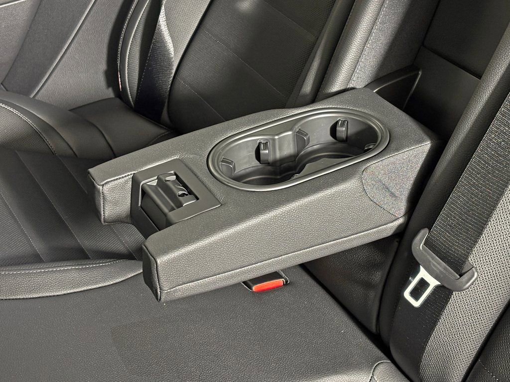 Used 2026 Porsche Panamera 4 image 35