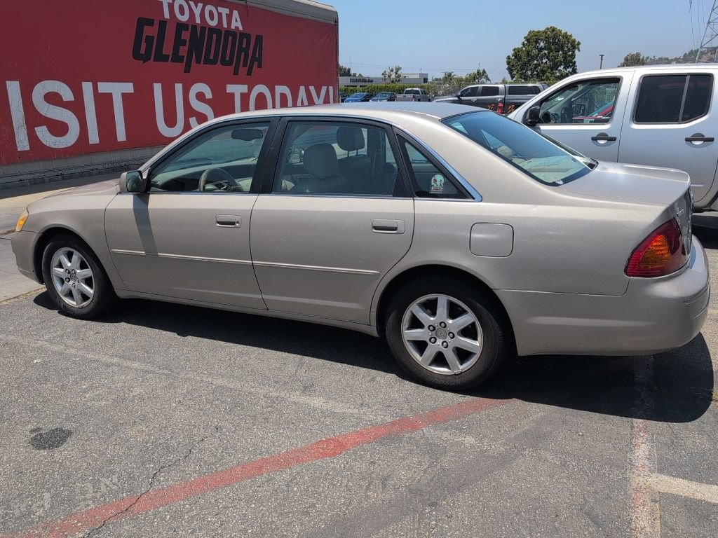 Used 2000 Toyota Avalon XLS FWD image 7