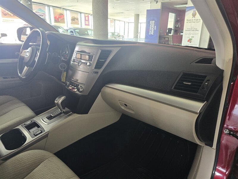 Used 2011 Subaru Outback 2.5i Premium AWD/4WD image 13