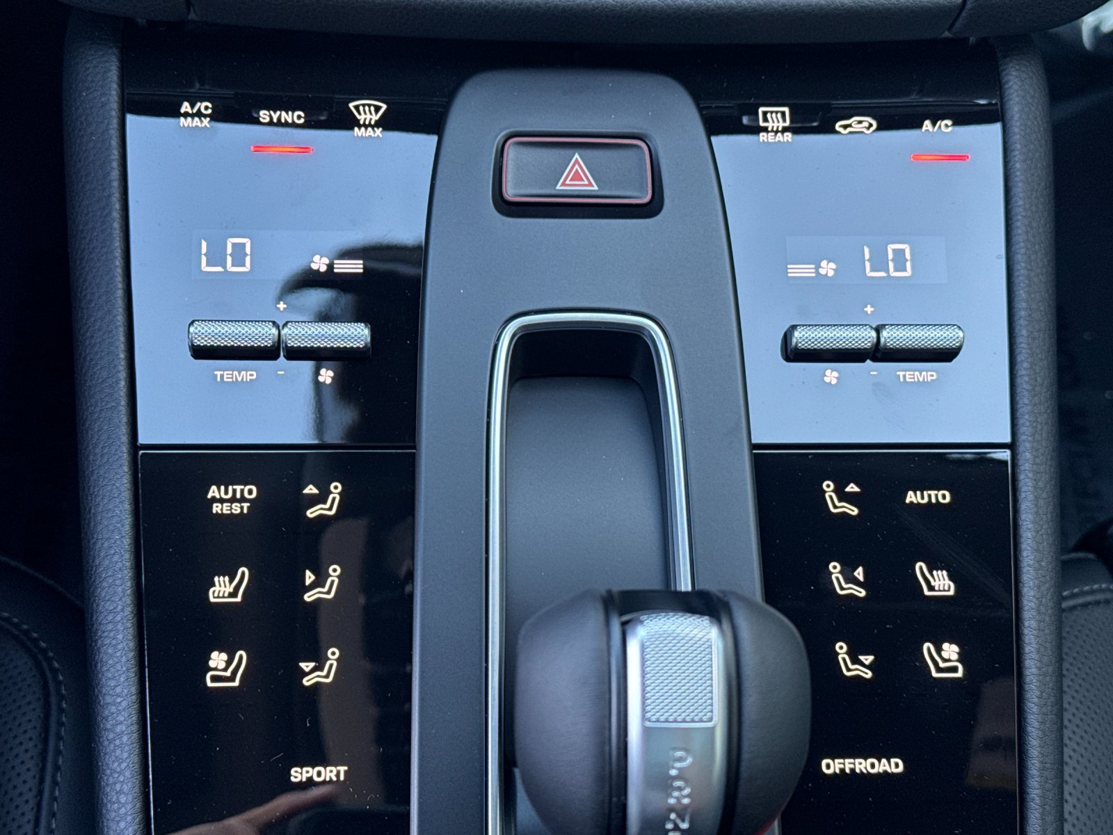 New 2026 Porsche Macan AWD/4WD image 21