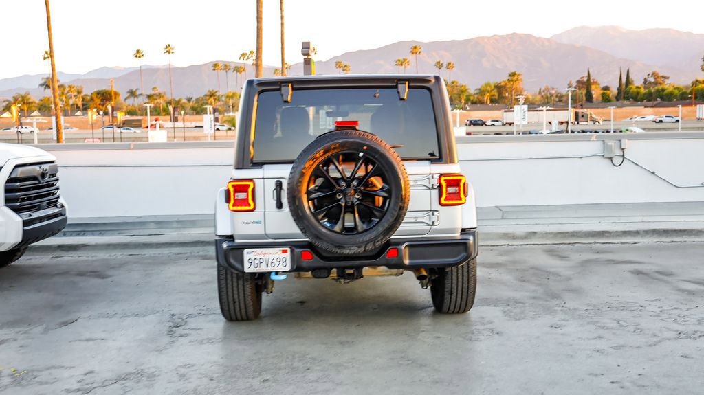 Used 2023 Jeep Wrangler Unlimited Sahara image 8