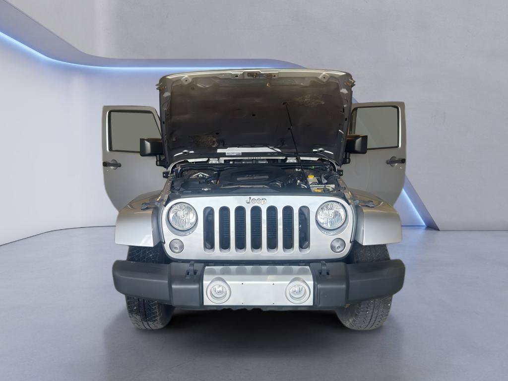 Used 2015 Jeep Wrangler Sahara w/ Connectivity Group AWD/4WD image 10