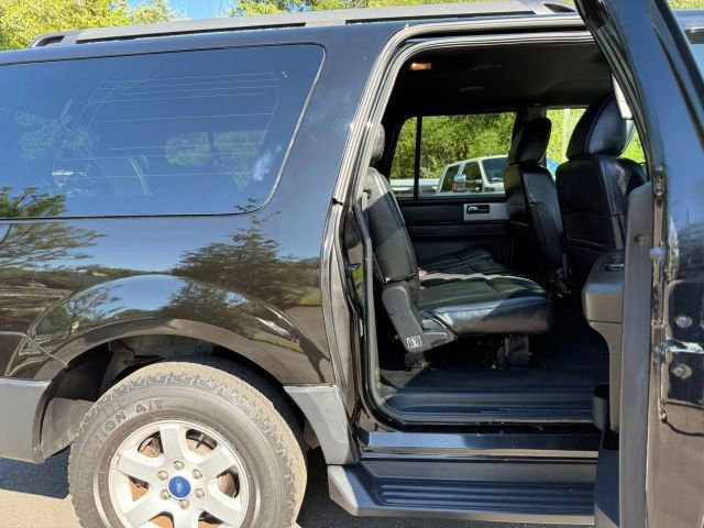 Used 2017 Ford Expedition EL XL w/ Equipment Group 101A AWD/4WD image 26
