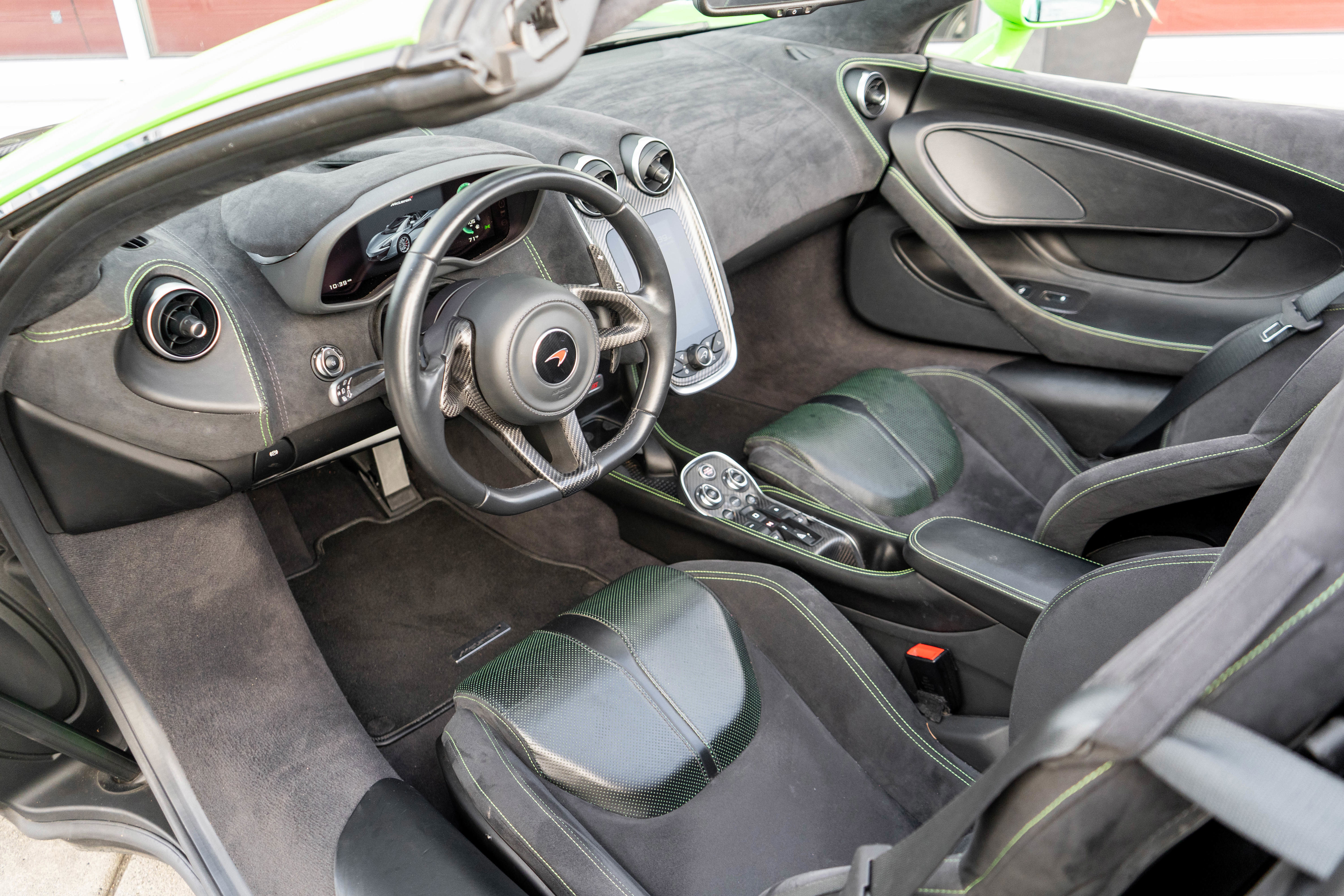 Used 2018 McLaren 570S Spider RWD image 10