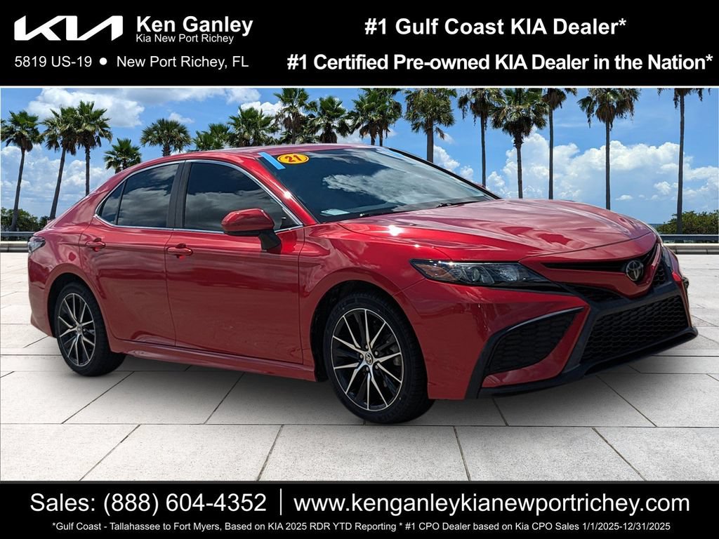 Used 2021 Toyota Camry SE FWD image 1