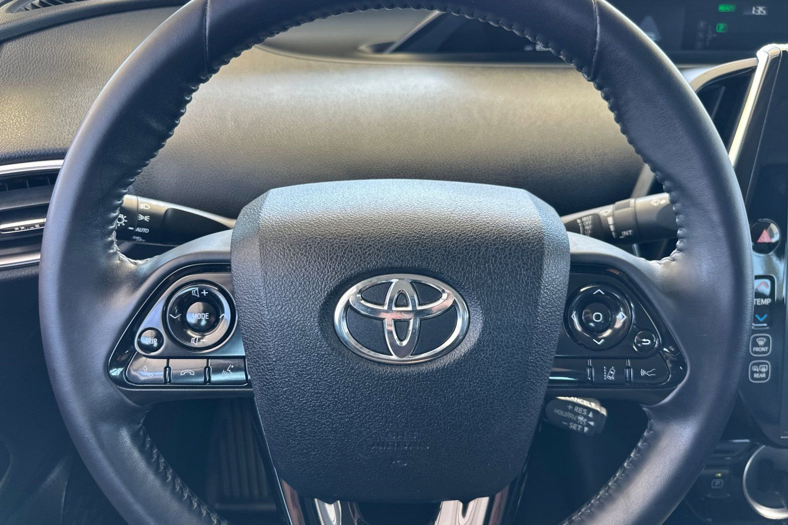 Used 2020 Toyota Prius Prime XLE image 23