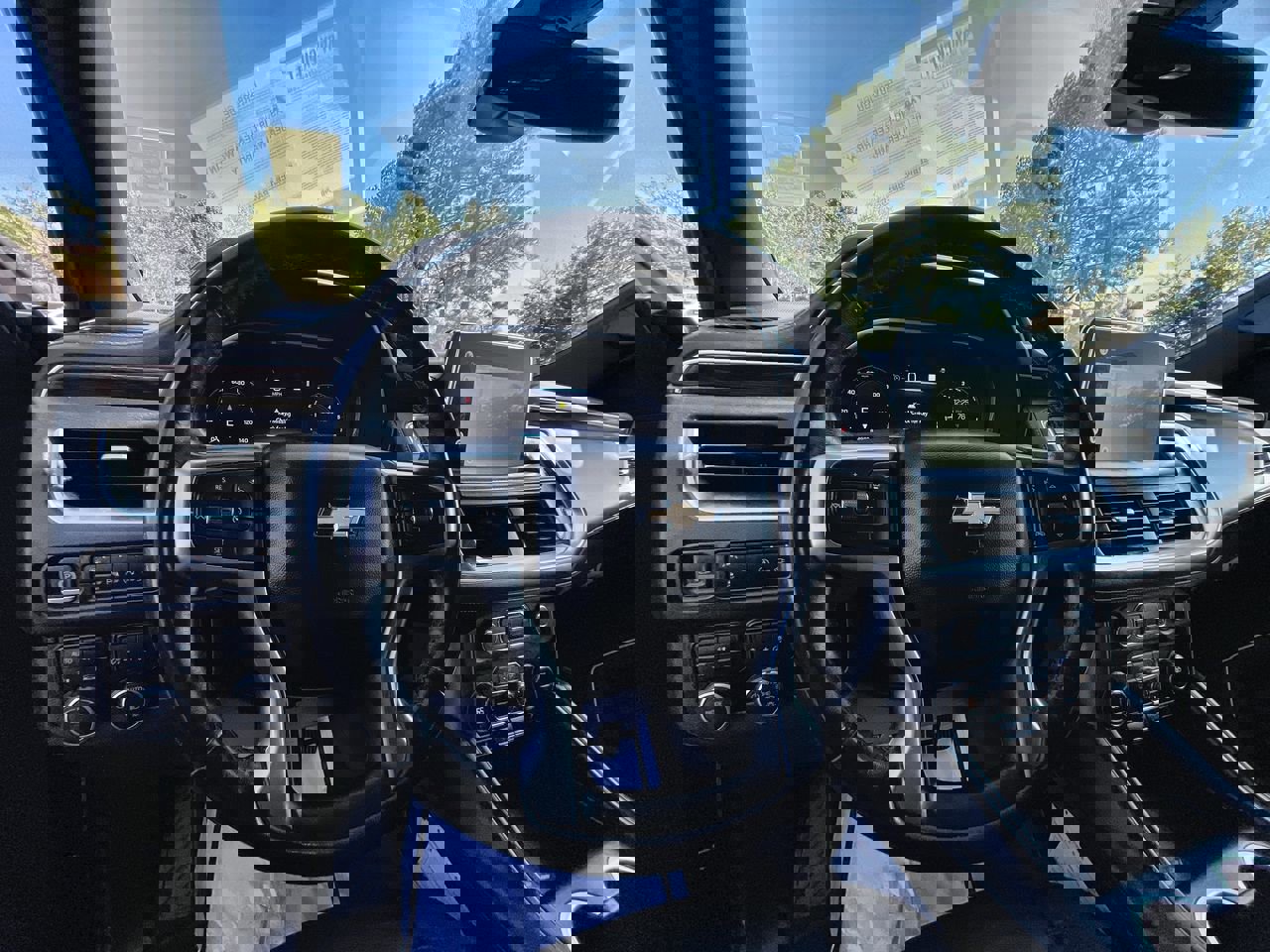 Used 2022 Chevrolet Suburban LT image 10