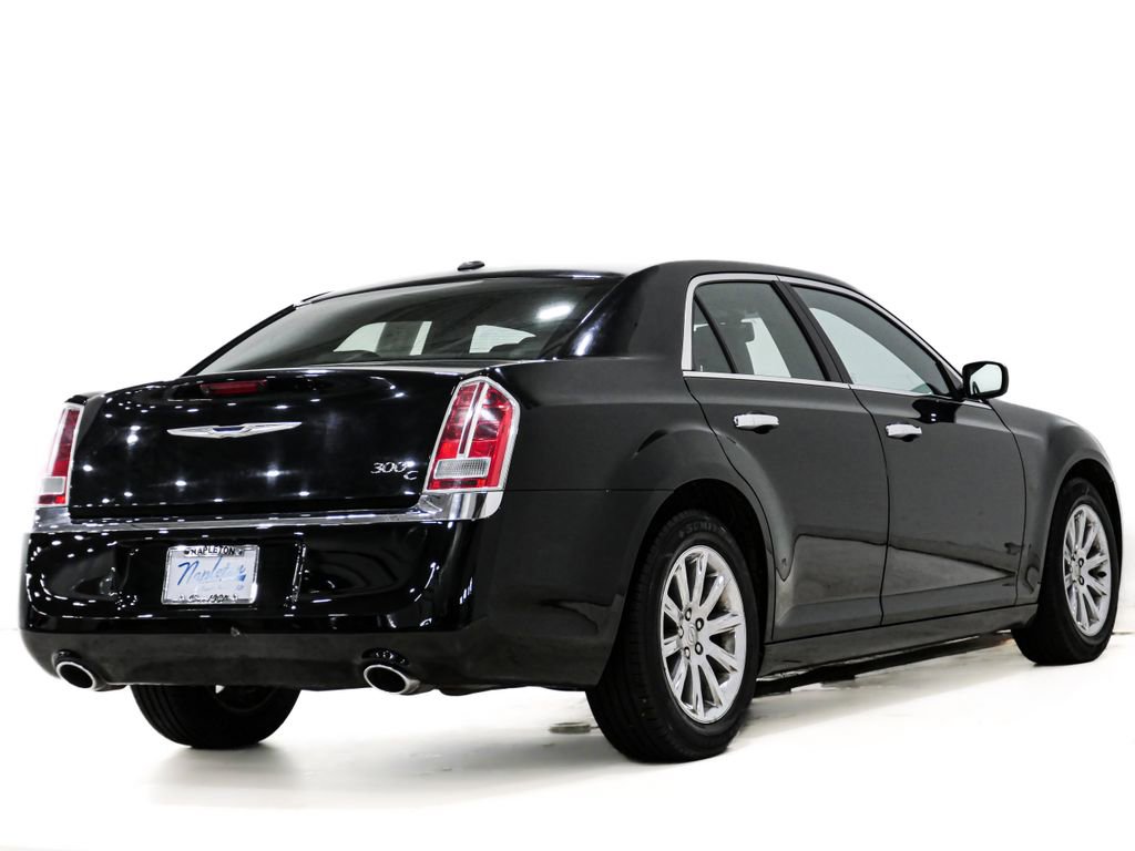 Used 2013 Chrysler 300 C image 7