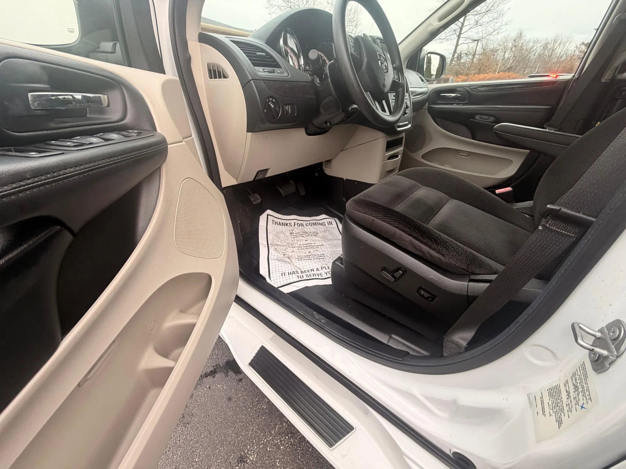 Used 2019 Dodge Grand Caravan SE image 11